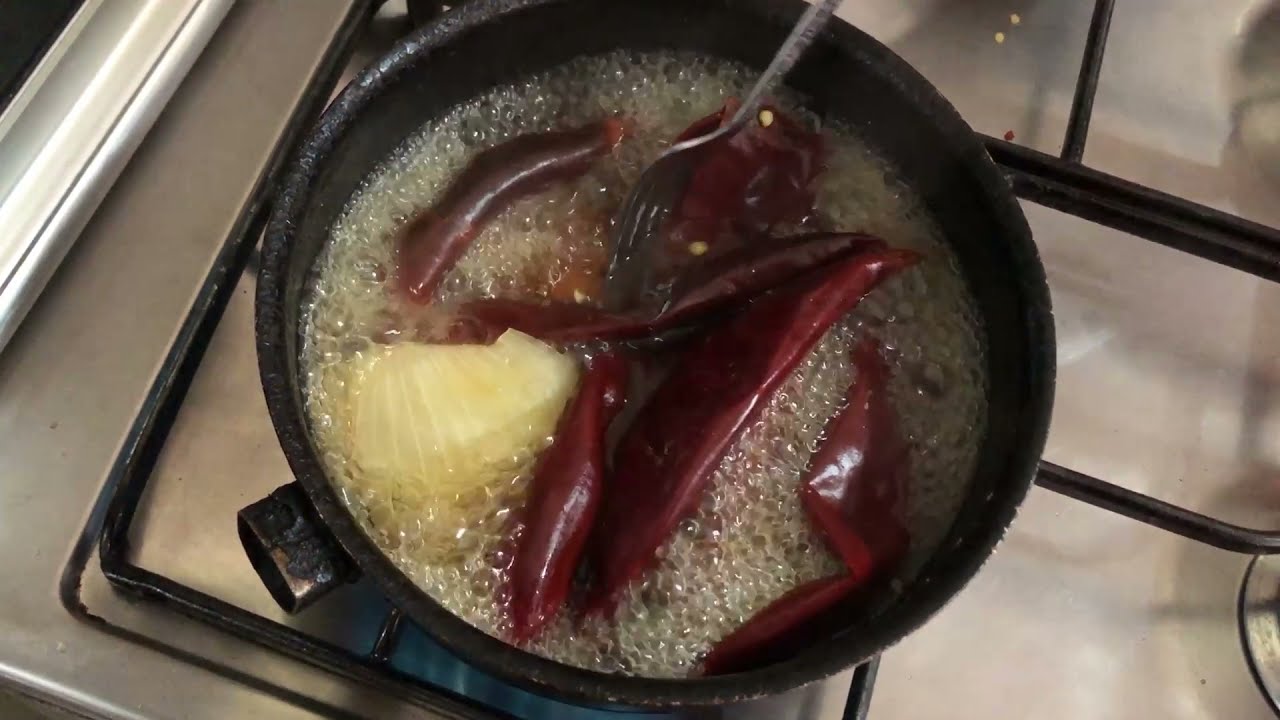 Cómo cocer chiles secos para cualquier salsa
