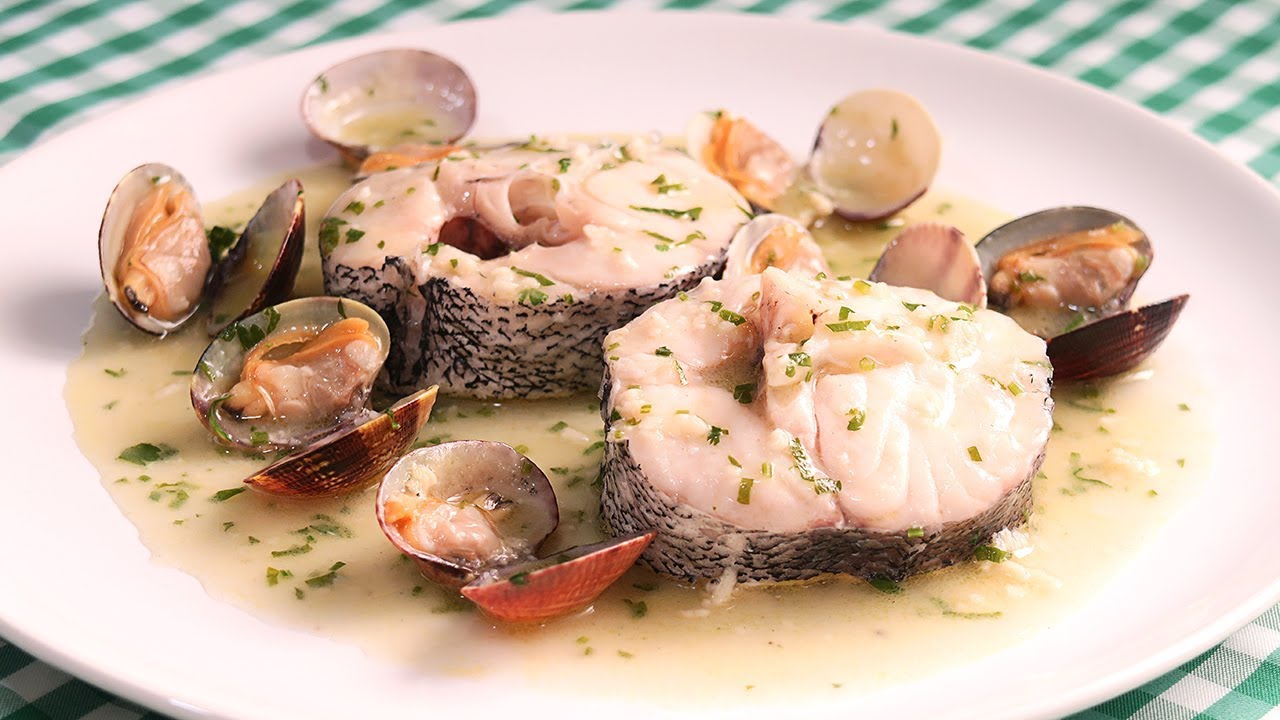 Merluza en Salsa Verde | Receta de Pescado muy Fácil y Rápida