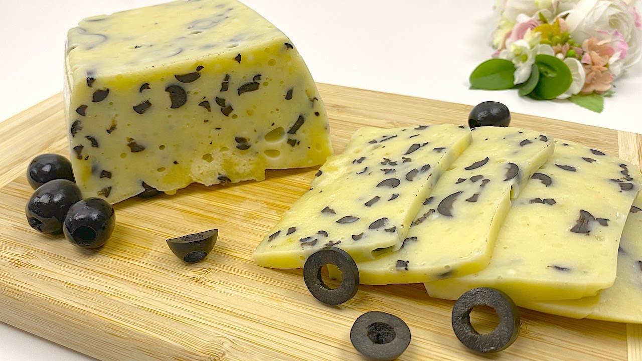 Una deliciosa y rápida receta de queso casero con aceitunas, solo 3 ingredientes