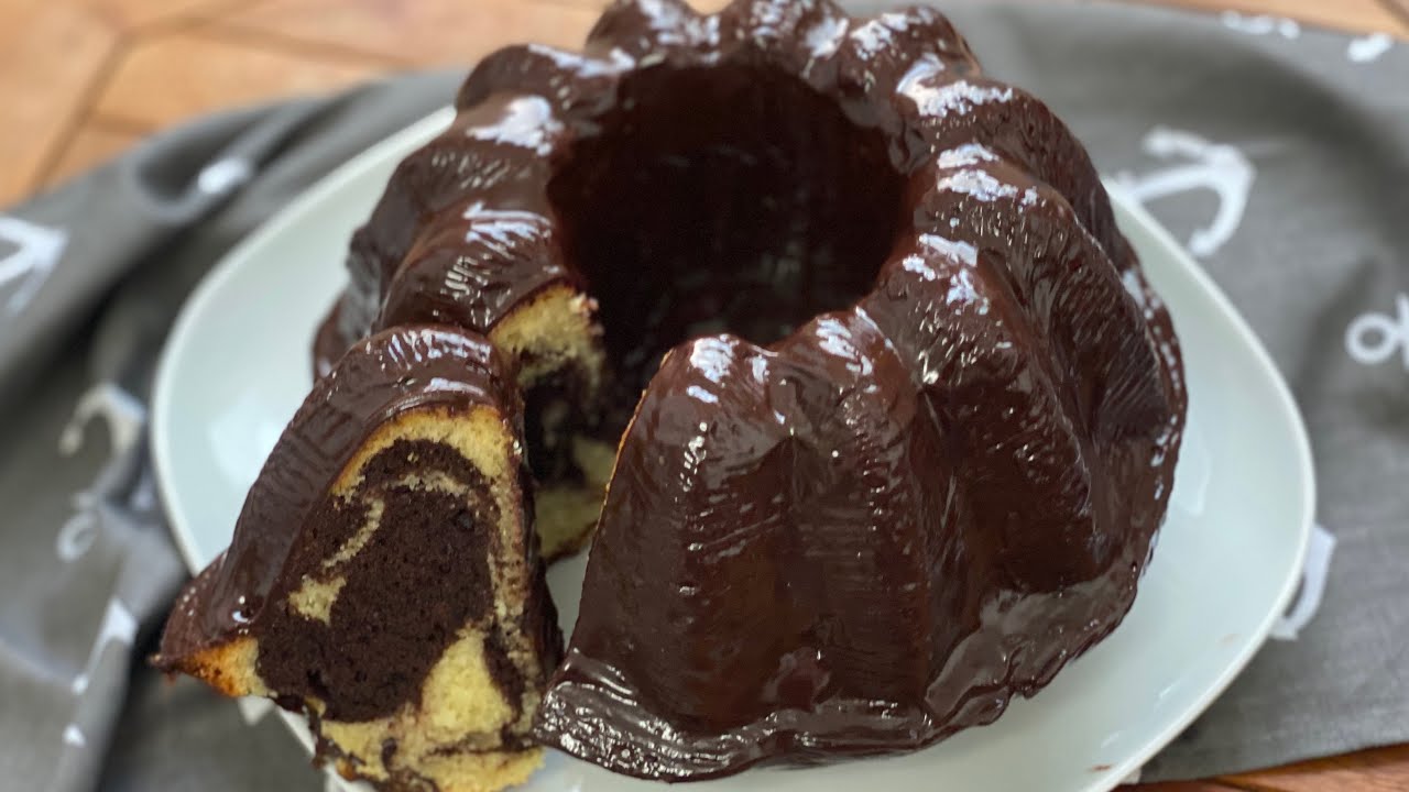 La mejor receta de pastel de mármol con glaseado de chocolate jugoso, esponjoso y delicioso 😋