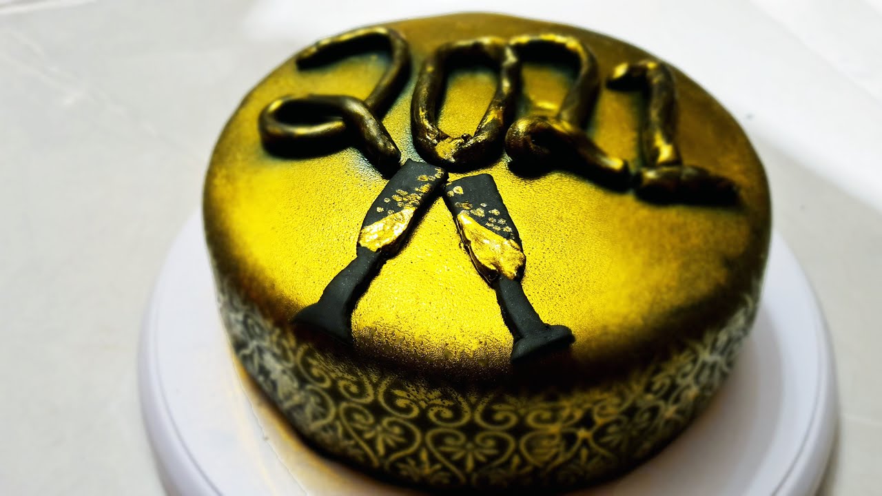 Black \u0026 Gold Shimmer Cake New Year's Eve | Chocolate cake with fondant | Trying out the airbrush!