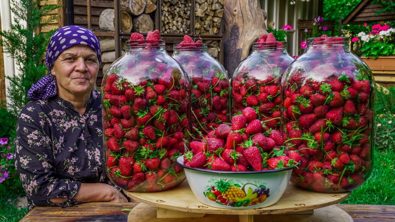 Keeping Strawberries Without Boiling and Freezing for The Winter