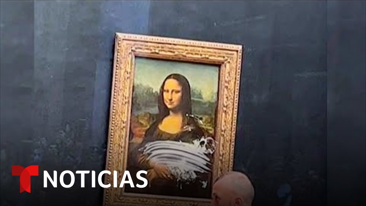 Lanzan un pastel contra el cuadro de la Mona Lisa en París | Noticias Telemundo