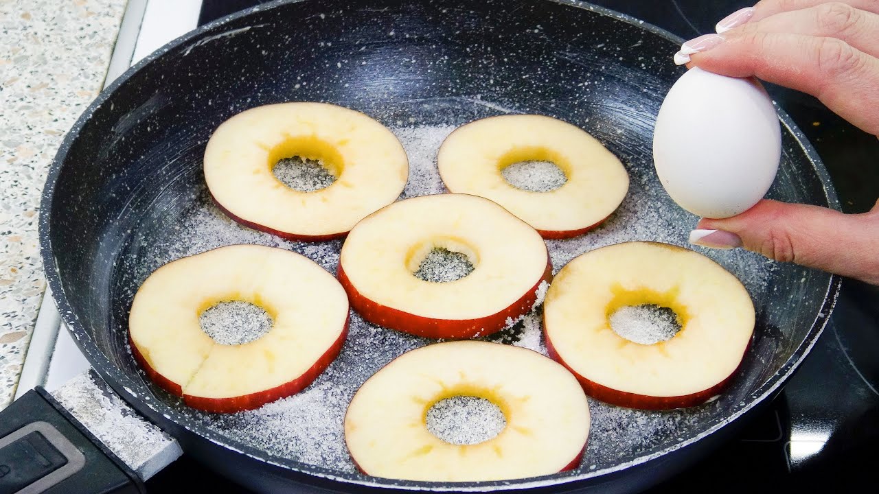 Tarta de manzana en una sartén con 1 huevo, famosa receta de Youtube. Reemplazar 1 ingrediente