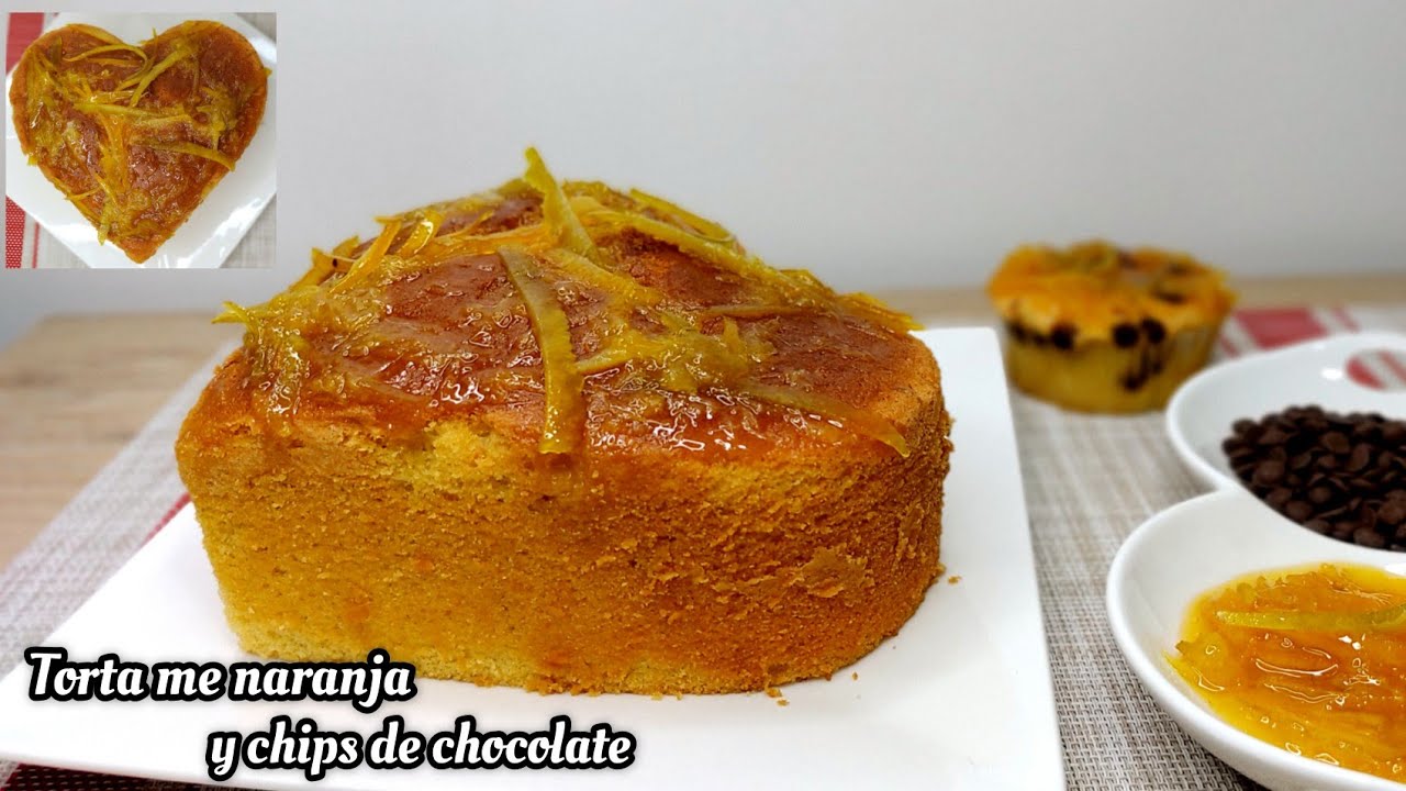 torta esponjosa de naranja con chips de chocolate