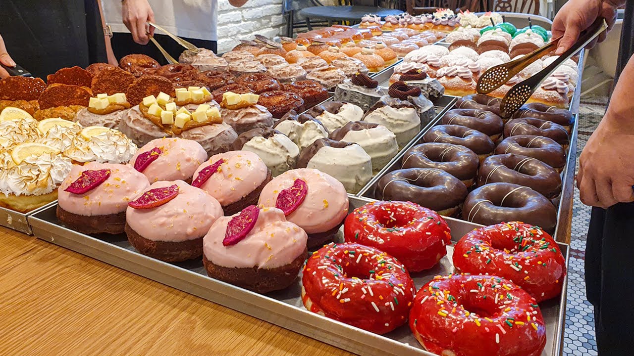 매일 20종류가 넘는 도넛 만드는 곳, 용인 도넛 핫플레이스 / Making 23 kinds of donuts every day - Korean street food