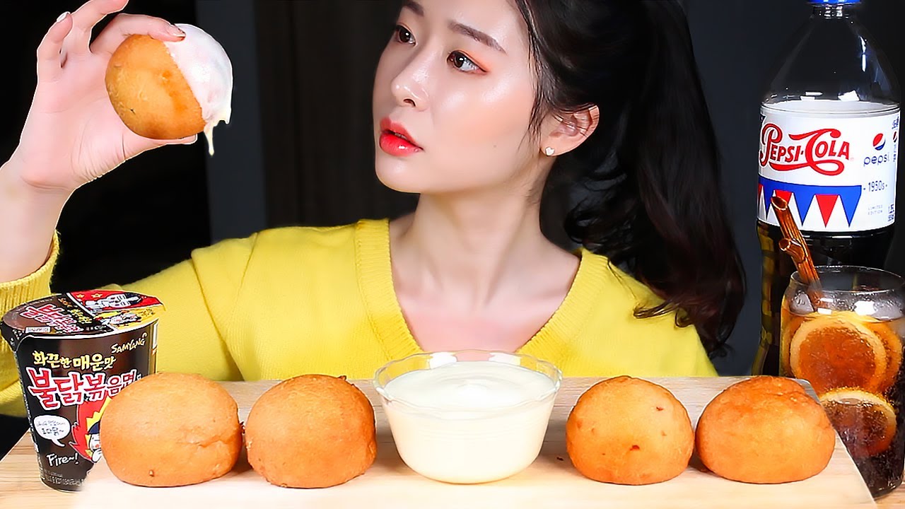 ASMR Enorme Bolas de queso Fideos picantes de fuego 🔥Salsa de crema MUKBANG EATING SHOW