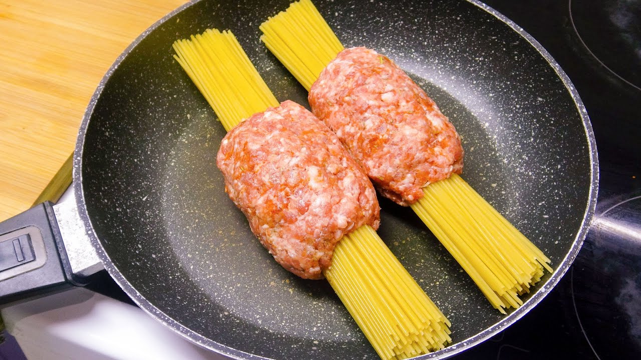 Espaguetis con carne picada en una sartén en 20 minutos sin agua y cómo cocinar champiñones con ajo