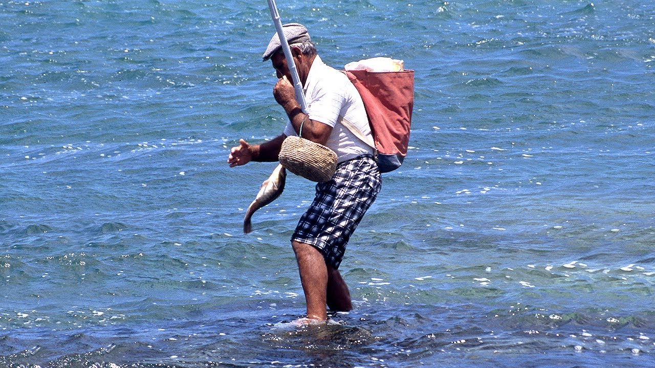 Fernando, PESCADOR ARTESANO de LA VIEJA. Técnica tradicional para la pesca de este pez | Documental
