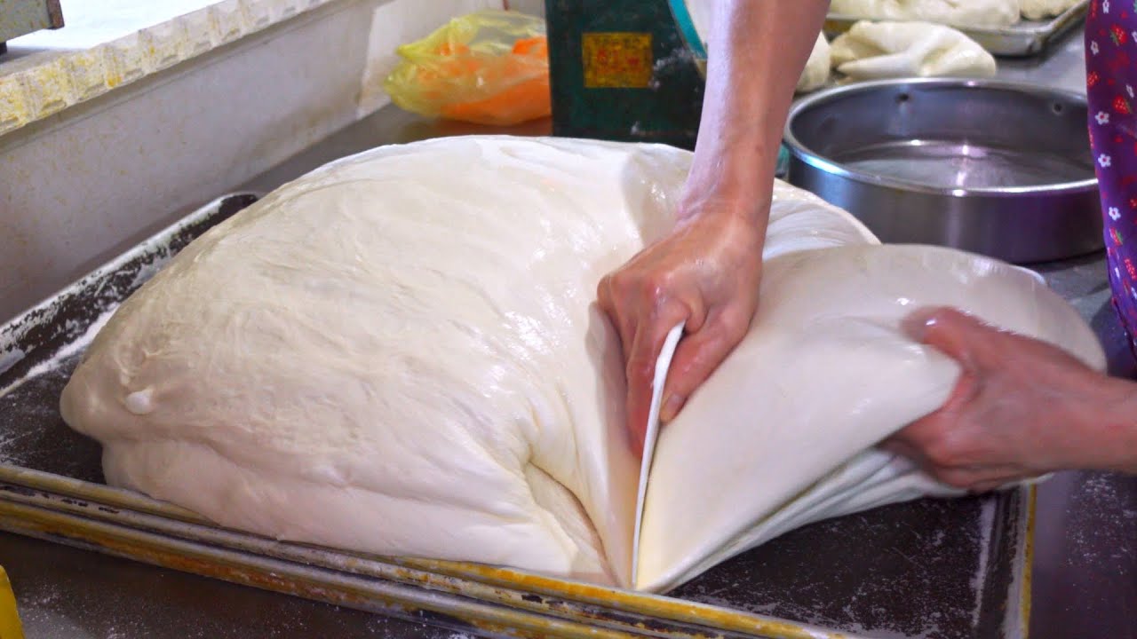 Habilidad asombrosa！ La increíble velocidad de un maestro en la fabricación de donas