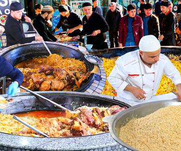 Centros de pilaf más populares de Uzbekistán l Gran video del canal \"GREAT FOOD\"