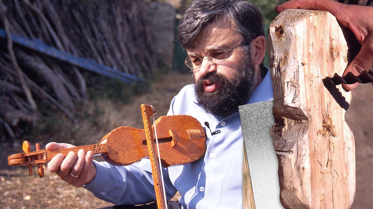 Pelos de caballo, madera y hojalata para fabricar un instrumento musical: el RABEL | Documental