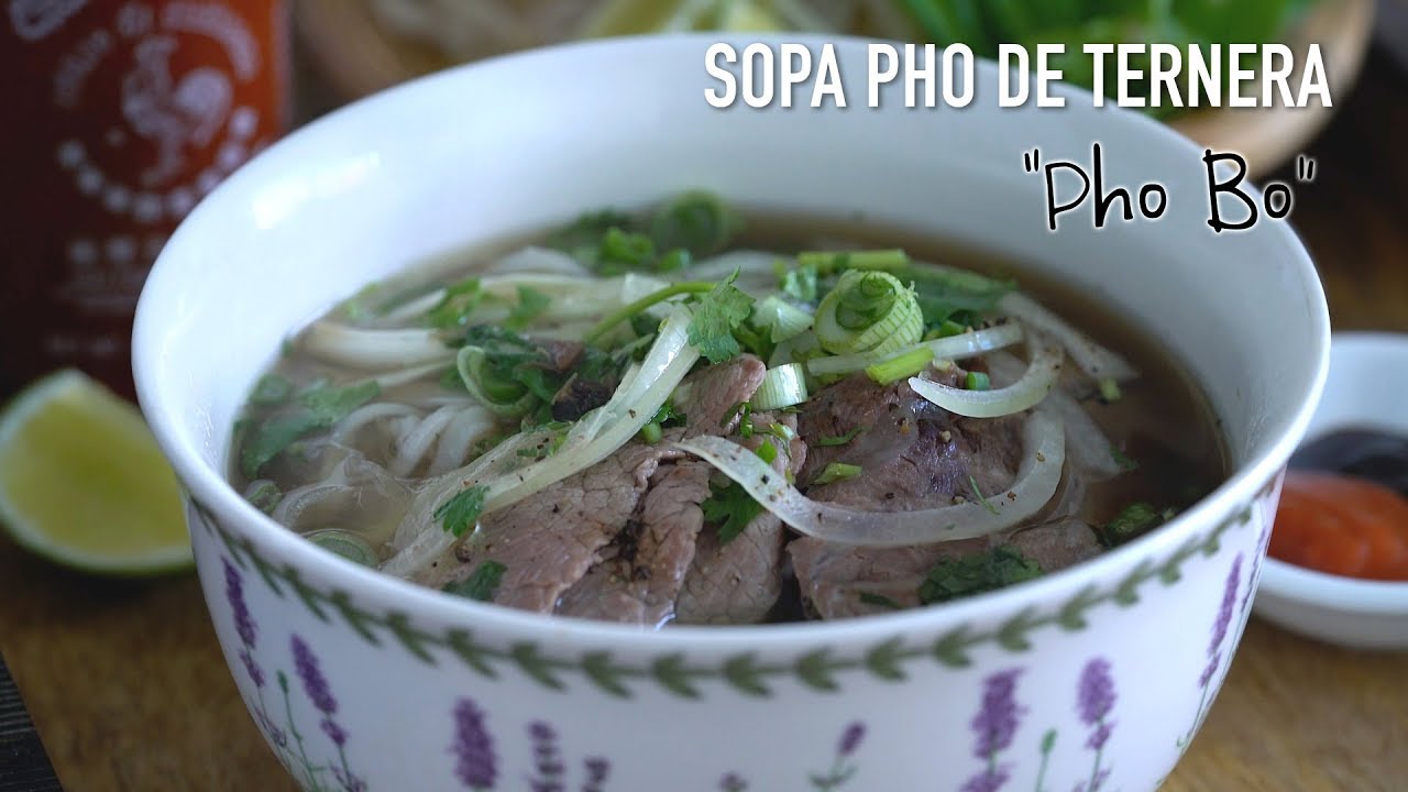 Sopa Pho de ternera - Sopa de noodles vietnamita (Pho Bo)
