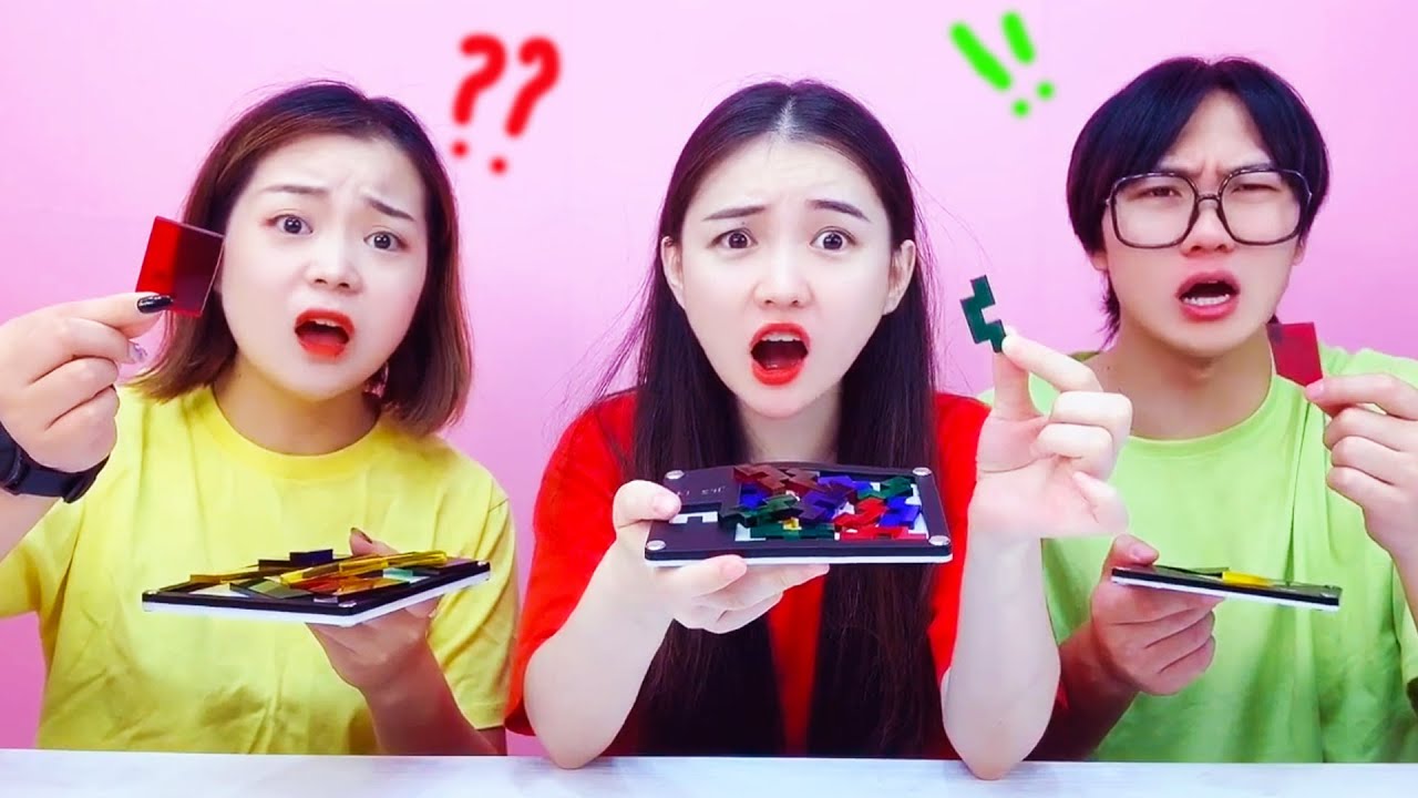 \"Kneel Down\" Jigsaw Puzzle Challenge! The Bizarre Shapes Are Super Brain-burning | Funny Playshop