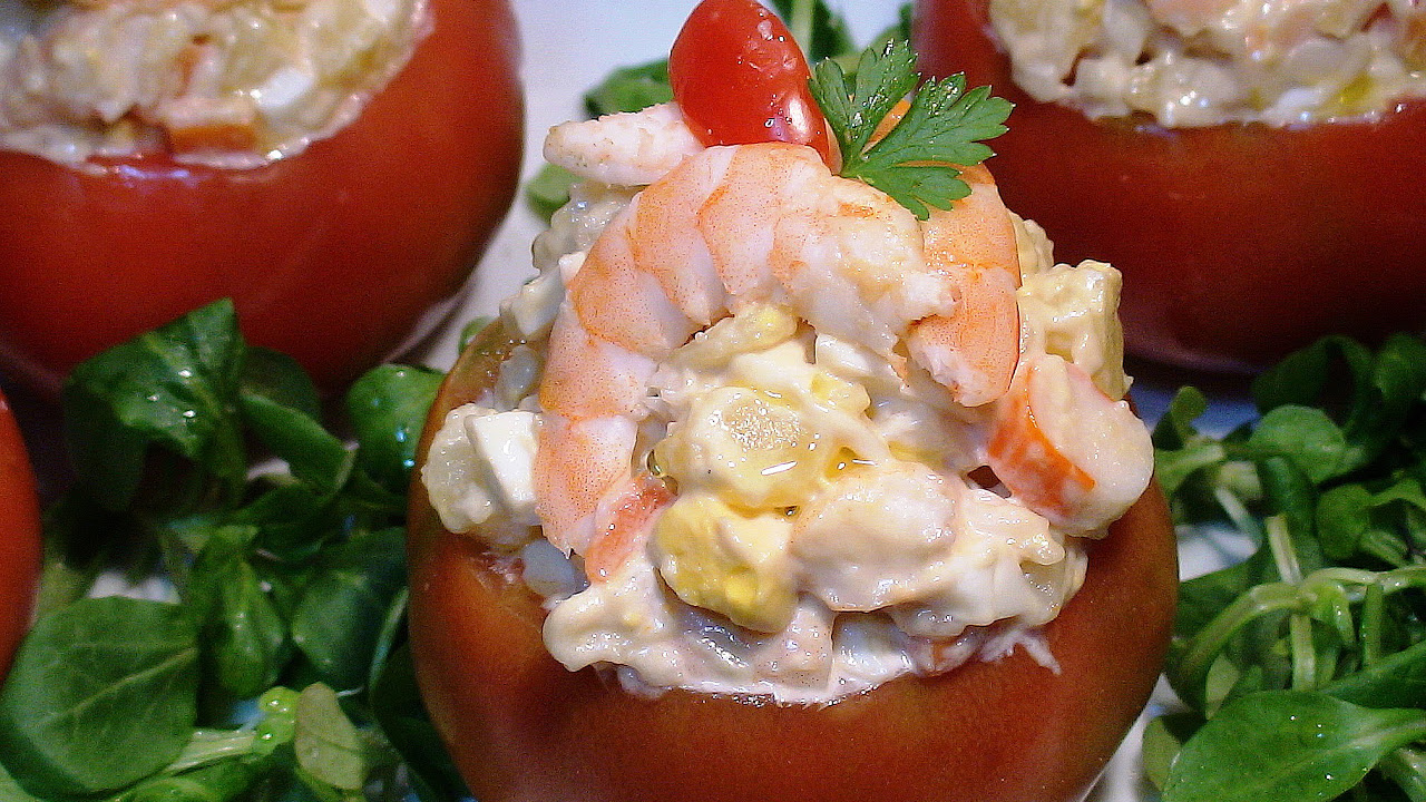 Tomates rellenos de ensalada de marisco - La Cocina de Loli Domínguez. Recetas. Loli Domínguez