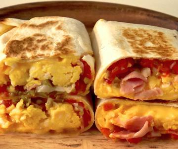 Make Super Easy Egg Bacon Burrito