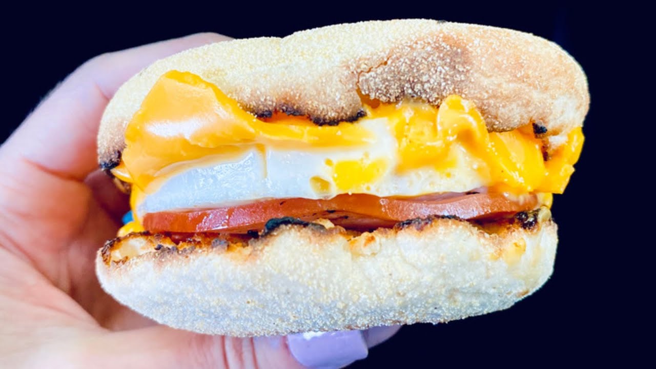 Esta Es La Razón Por La Que Los Sándwiches De Desayuno De McDonald's Son Tan Deliciosos