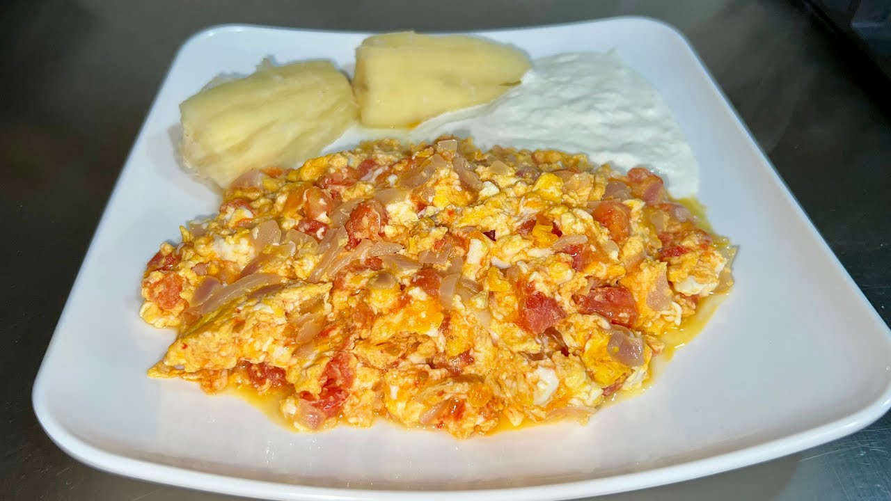 HUEVOS REVUELTOS con Tomate y Cebolla 🍳 Desayuno Fácil de Preparar ✅