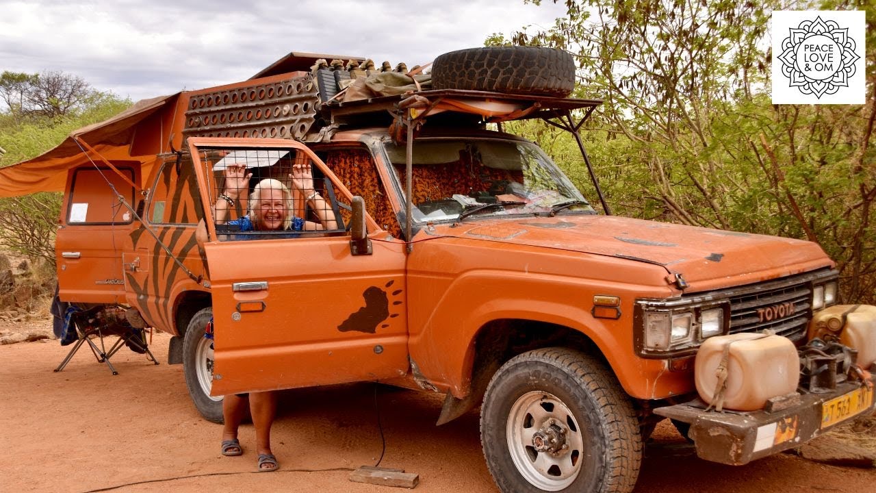 Lilli (65) viaja sola por África - la vida en un Toyota Landcruiser