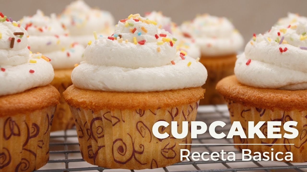 Cupcakes de vainilla, húmedos y esponjosos, receta fácil de cupcakes para venta o para la casa