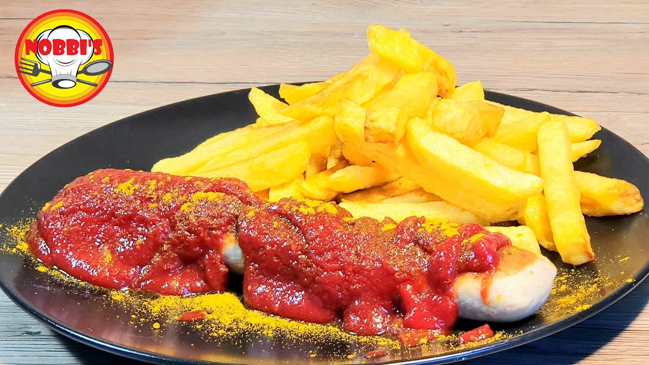 Currywurst mit Ketchup und Pommes | selbst gemacht