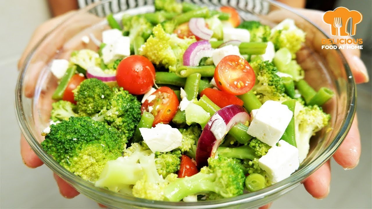 Ensalada de brócoli con judías verdes. Ensalada fresca y nutritiva.