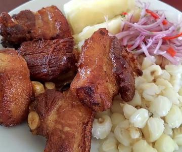 CHICHARRON DE CERDO/CHANCHO/RECETA PERUANA