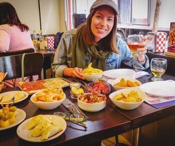 Comiendo una SUPER PICADA + LOS MEJORES CHURROS en Manolo | Mar del Plata, Argentina