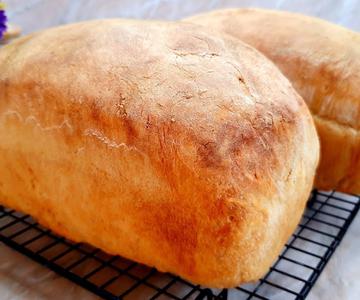 Dieses Rezept meiner Großmutter hat alle überzeugt. Das leckerste Brot, gegessen habe. Brot backen