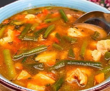 ¡Nunca has comido una sopa de pollo tan deliciosa! ¡Todos piden más!