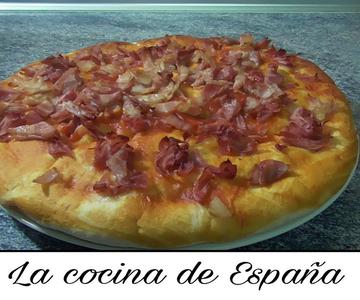 PIZZA CASERA DE JAMÓN YORK Y BACON