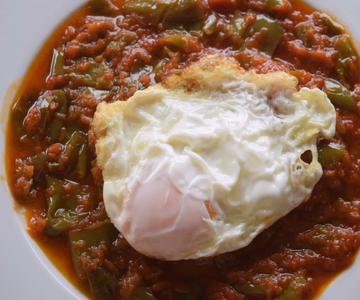 Tomate frito con Pimientos, Pisto Manchego | Receta Tradicional Rápida y Saludable