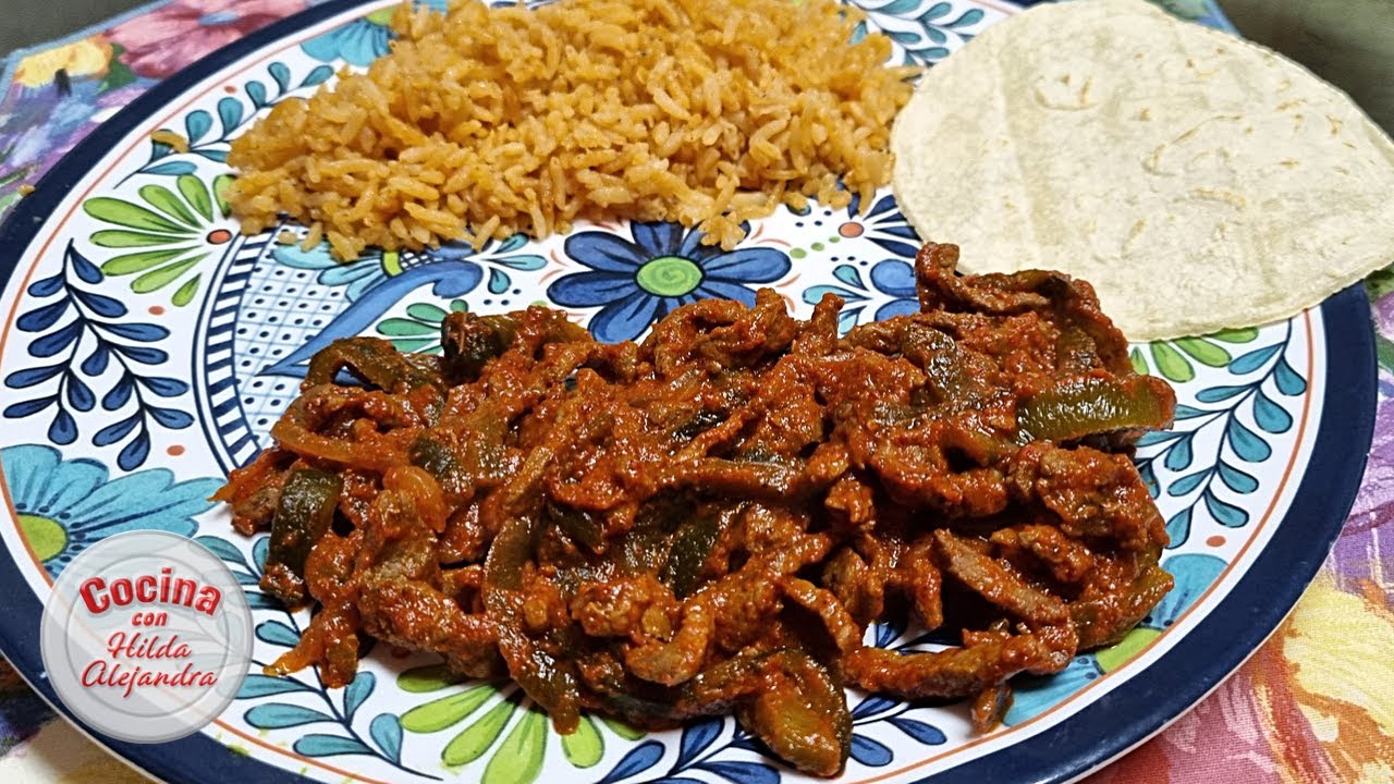 Como hacer \"CARNE GUISADA CON RAJAS EN SALSA DE CHILE GUAJILLO\" muy