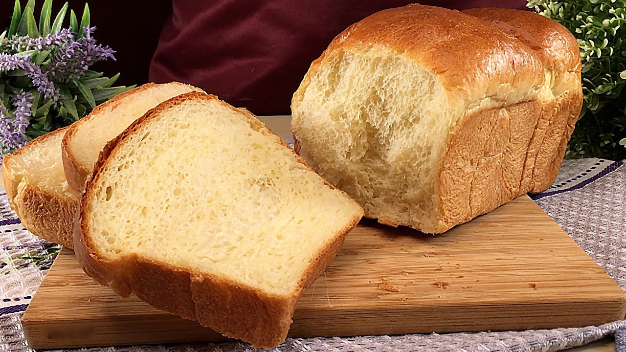 El pan ligero y aireado más delicioso elaborado con ingredientes simples Brioche simple y sabroso.