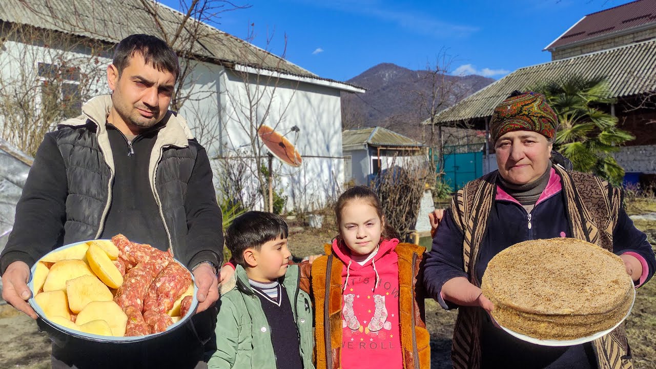 La vida es pacífica y saludable en nuestro pueblo | La abuela cocina pan kebab | Vida de campo