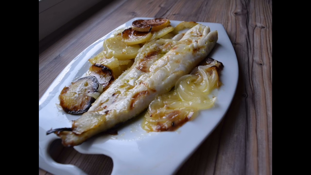 Merluza al Horno con Patatas Panadera y Cebolla | Deliciosa Receta Fácil, Rápida y Saludable