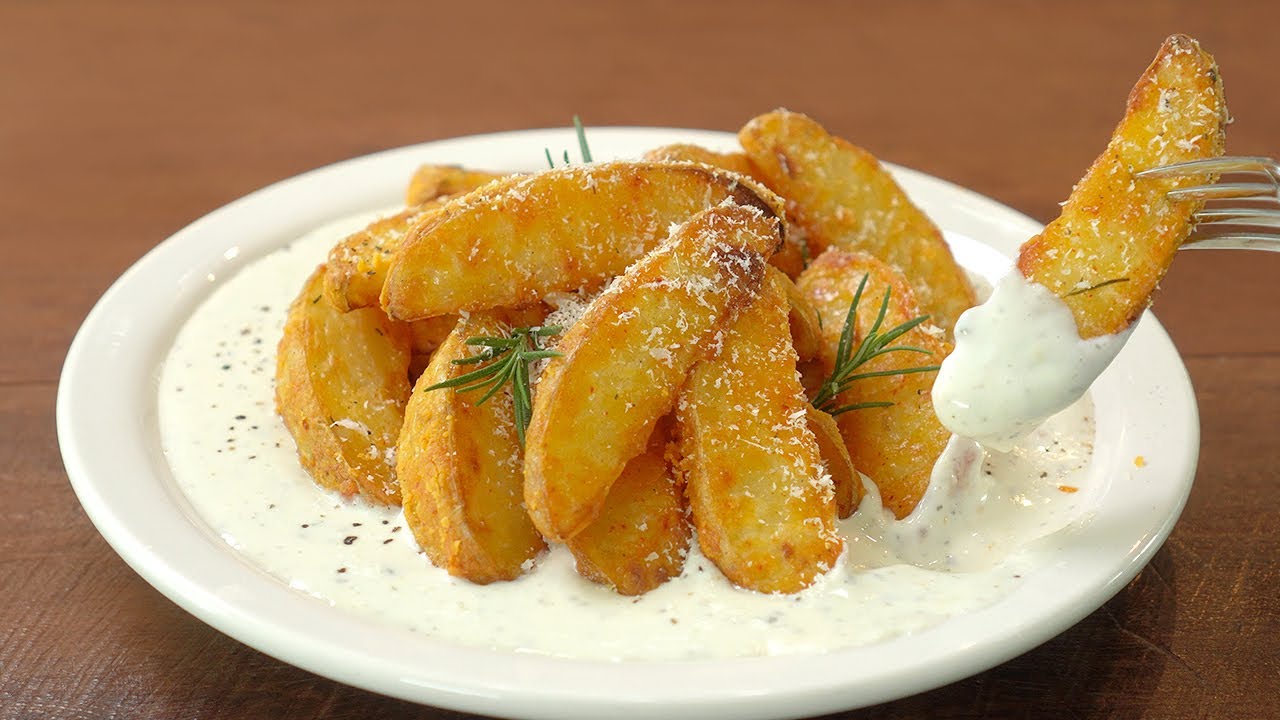 Papas Fritas y Papas Al Horno, con Salsa de Queso Crema