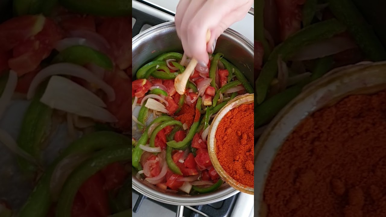 Papas Rellenas: Te enseñamos a hacer esta RECETA BOLIVIANA de comida callejera y una ensalada