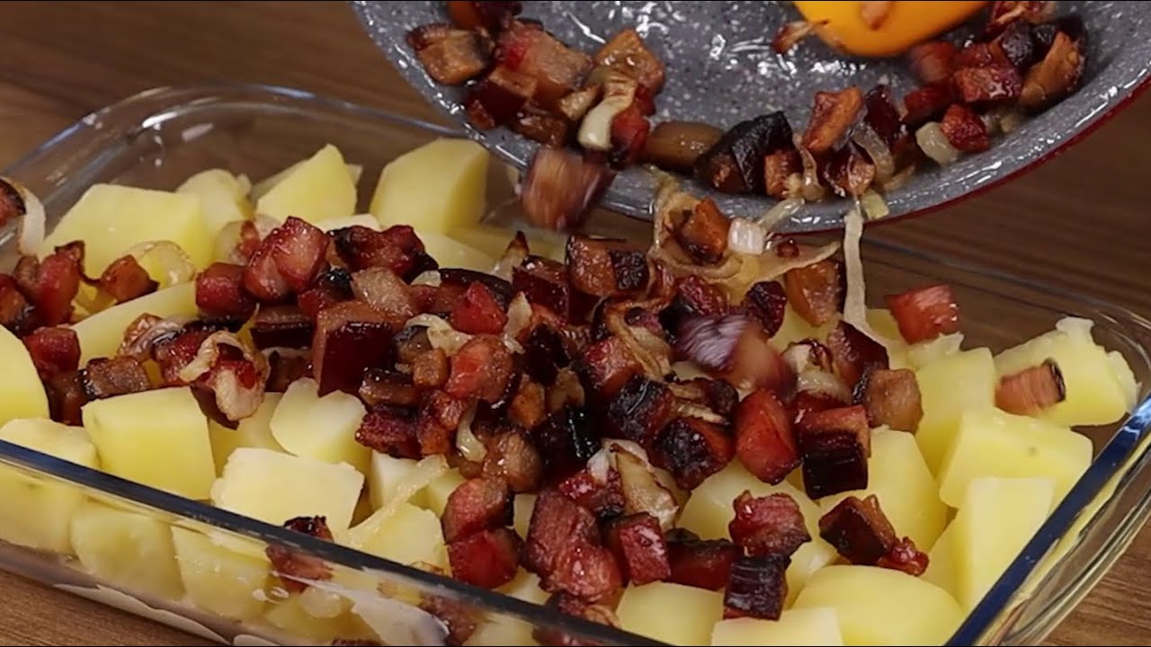 Si tienes patatas y tocino en casa, haz esta receta en solo unos minutos.