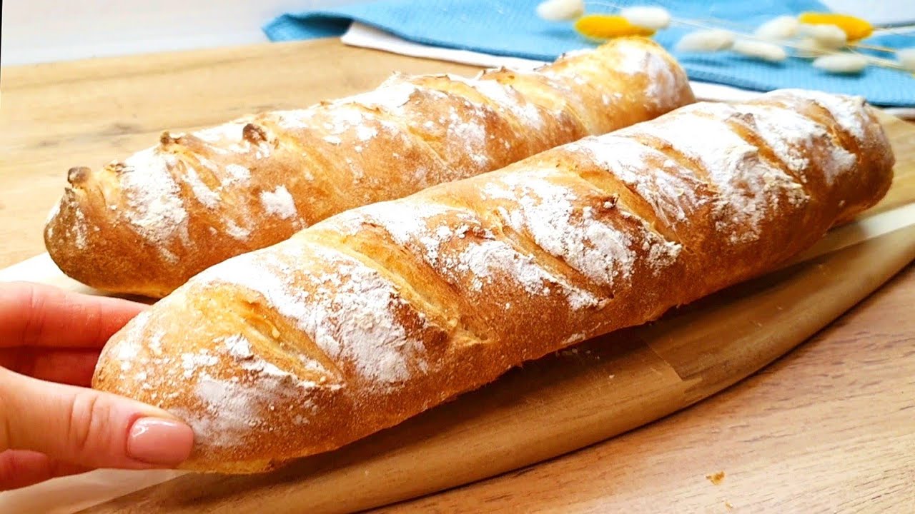 Simplemente mezcle agua con harina y tendrá una baguette francesa en casa. cocinando pan