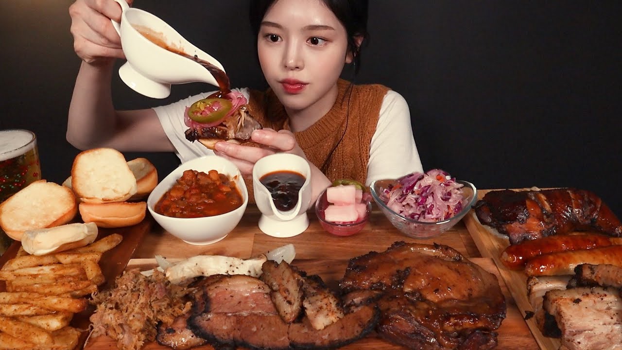 SUB)훈제향 가득 바베큐 플레이트에 맥주 먹방!🍖🍺 통삼겹 소세지 치킨 햄버거 만들어먹기 리얼사운드 various barbecue meats \u0026 beer mukbang asmr